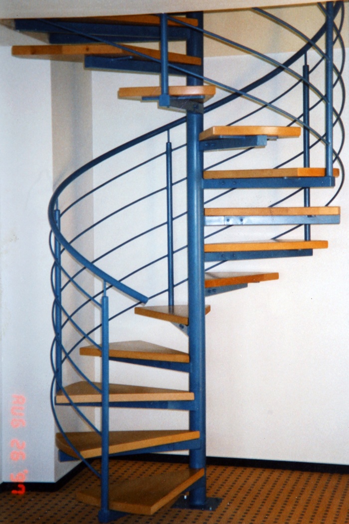 Treppen: Wendeltreppe innen - Stahl